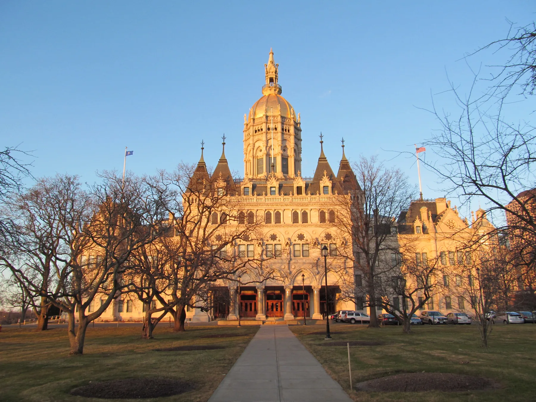 Connecticut Flag Status Alerts: How to Verify Governor Orders