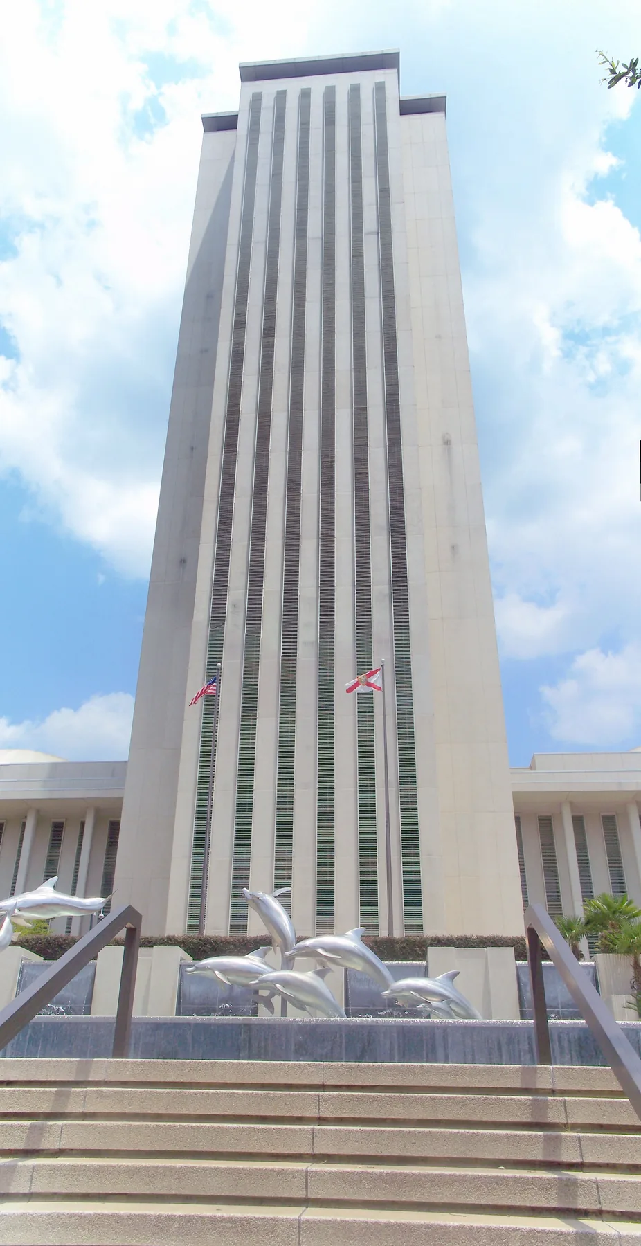 Exterior of the modern Florida State Capitol tower in Tallahassee