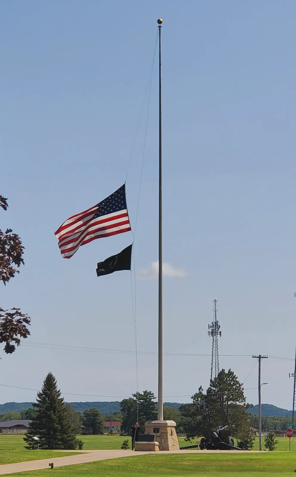 Presidential Half-Staff Proclamation vs Executive Order: What Actually Lowers Flags?