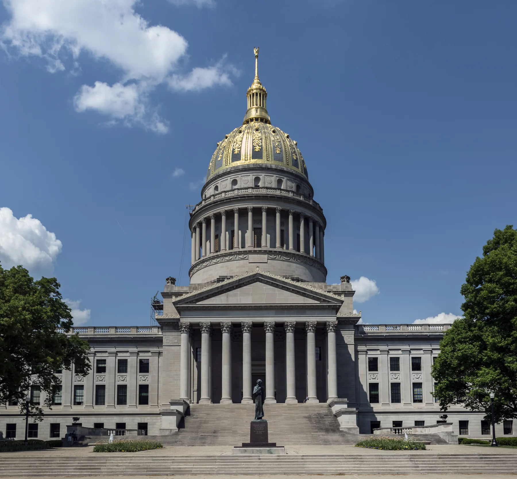 West Virginia Half-Staff Flag Alerts: How to Verify State and Federal Orders